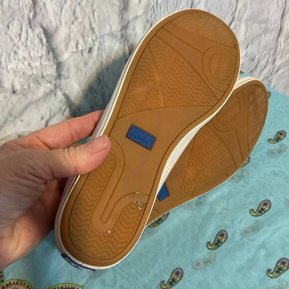 KEDS Size 6 Sneakers Tan White Pinstriped Excellent - Picture 12 of 15